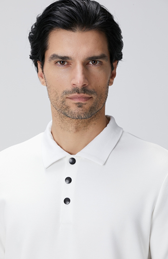 Kırık Beyaz Polo Yaka Çıtçıtlı Sweatshirt