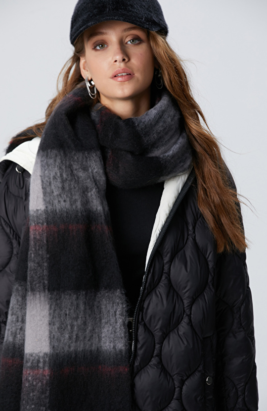 Siyah Beyaz Erkek Atkı