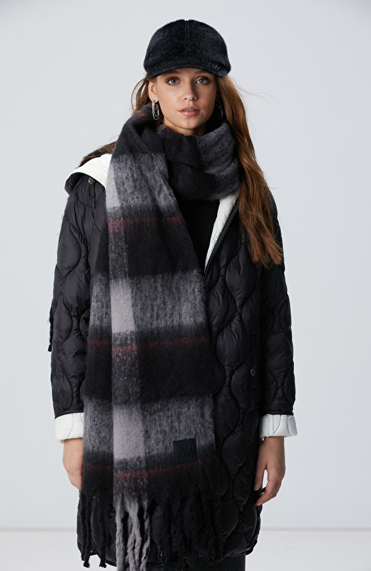 Siyah Beyaz Erkek Atkı