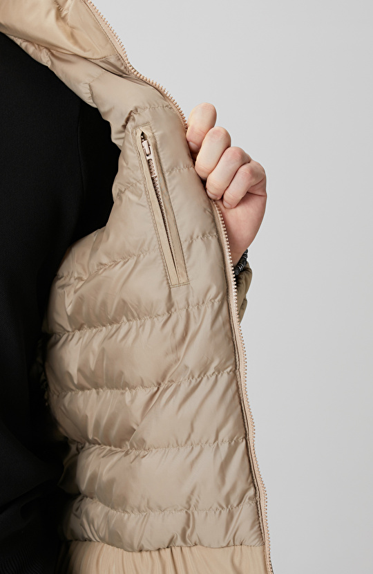 Koyu Bej Su İtici Özellikli Kapitoneli Mont