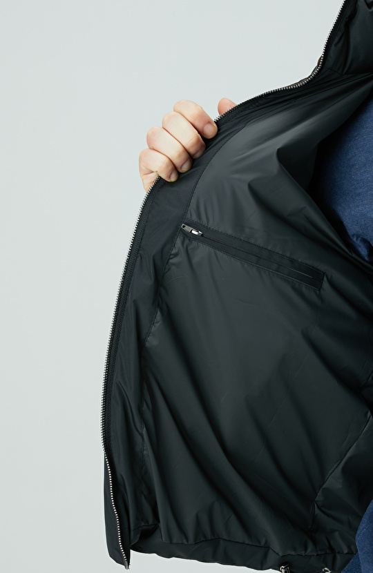 Siyah Su İtici Özellikli Deri Garnili Mont