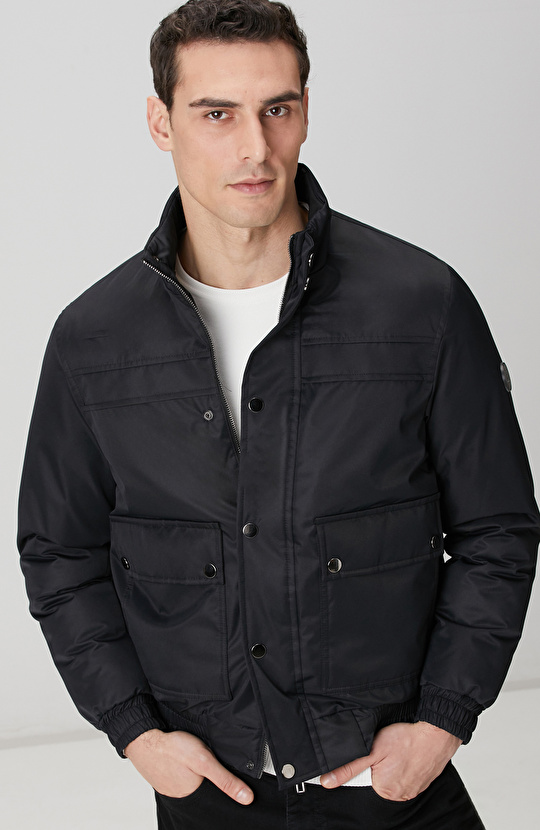 Siyah Körük Cep Detaylı Mont