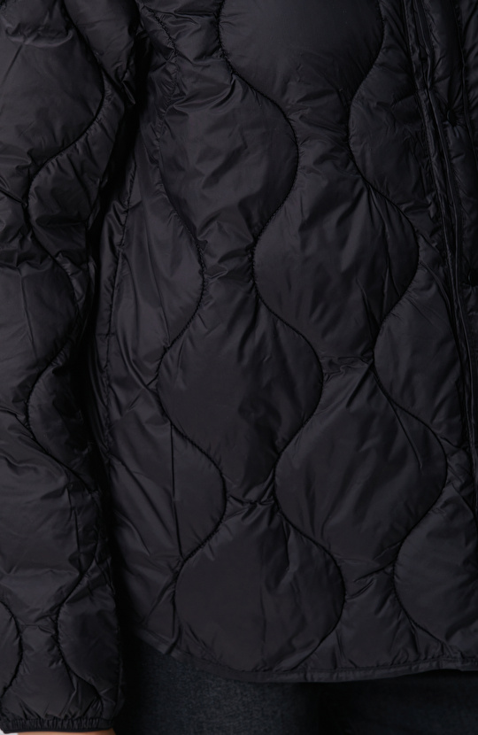 Siyah Su itici Özellikli Kapitoneli Mont