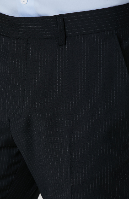 Siyah Çizgili Yün Takım Elbise