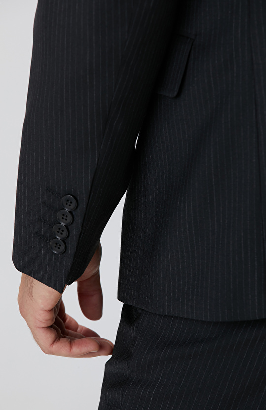 Siyah Çizgili Yün Takım Elbise