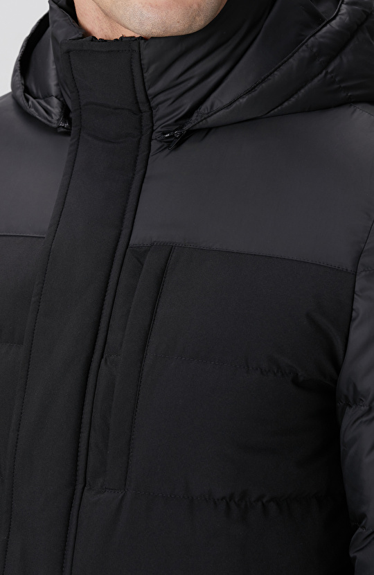 Siyah Kapüşonlu Ray Kapitoneli Casual Kaban