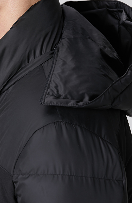 Siyah Kapüşonlu Ray Kapitoneli Casual Kaban