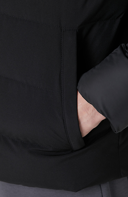 Siyah Kapüşonlu Ray Kapitoneli Casual Kaban