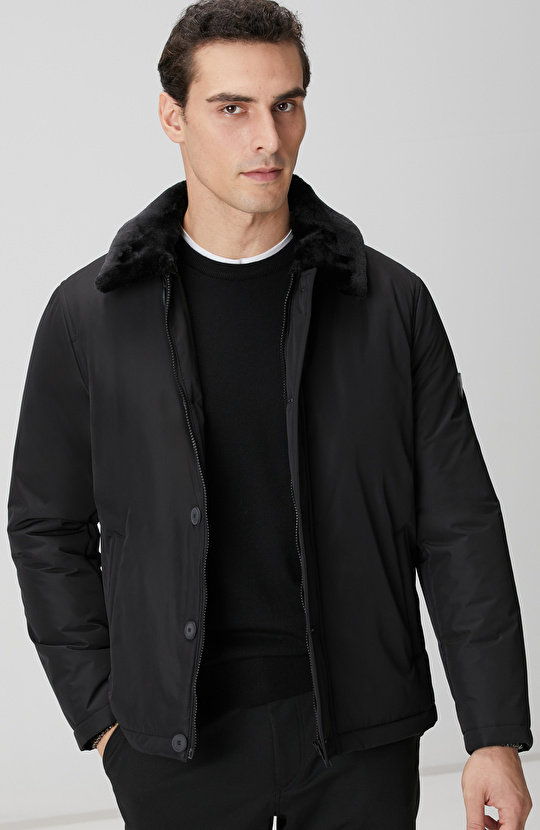 Siyah Kürk Detaylı Mont