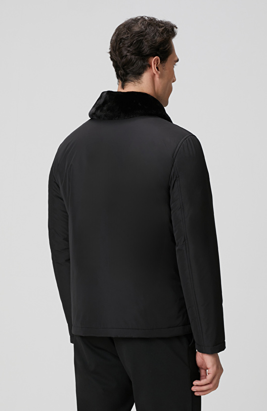 Siyah Kürk Detaylı Mont