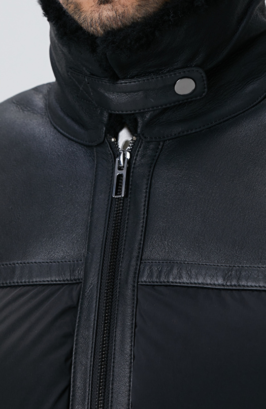 Siyah Kürklü Deri Detaylı Mont