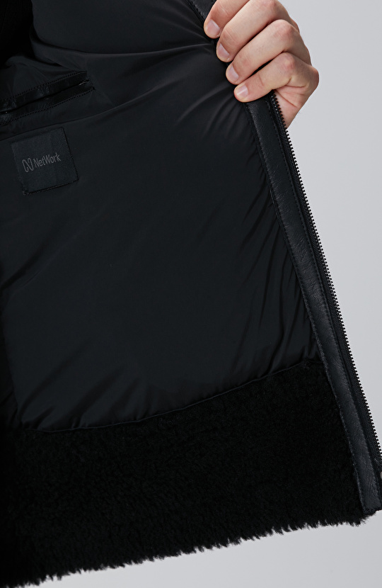 Siyah Kürklü Deri Detaylı Mont