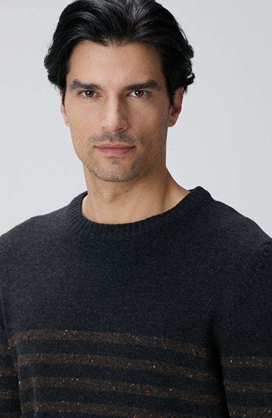 Antrasit Çizgi Desenli Yün Kaşmir Karışımlı Kazak