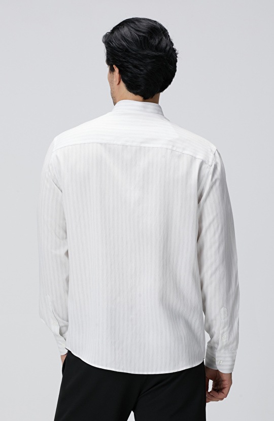 Beyaz Çizgili Gömlek