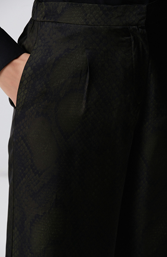 Haki Desenli Pantolon