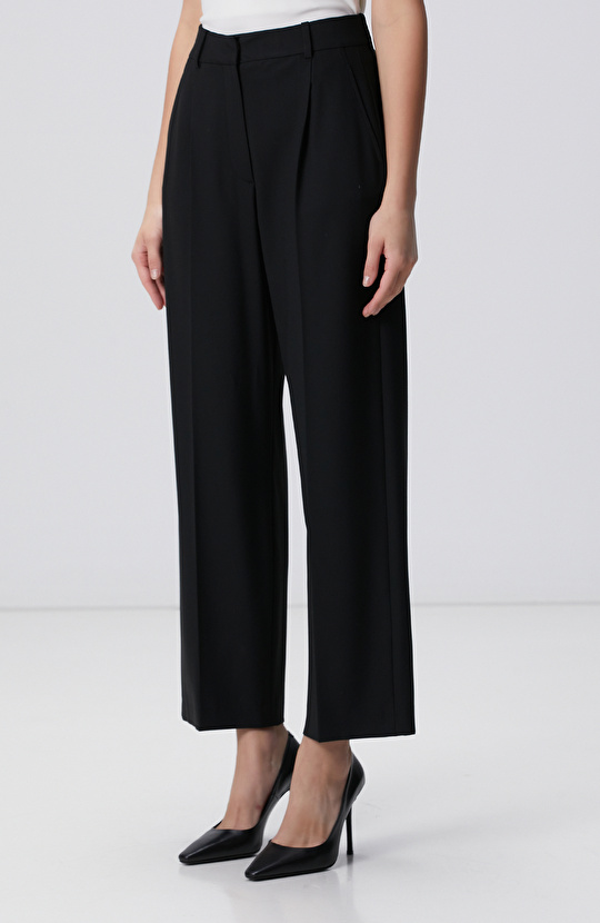 Siyah Pileli Yüksek Bel Pantolon