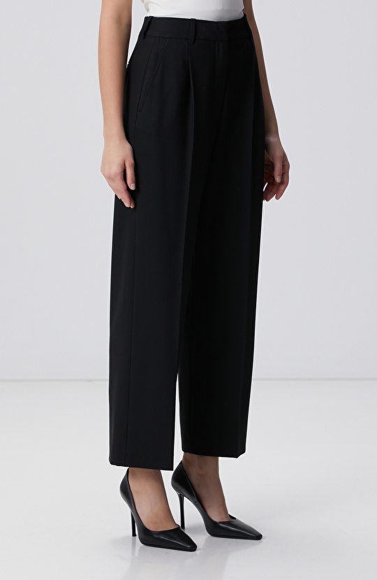 Siyah Pileli Yüksek Bel Pantolon