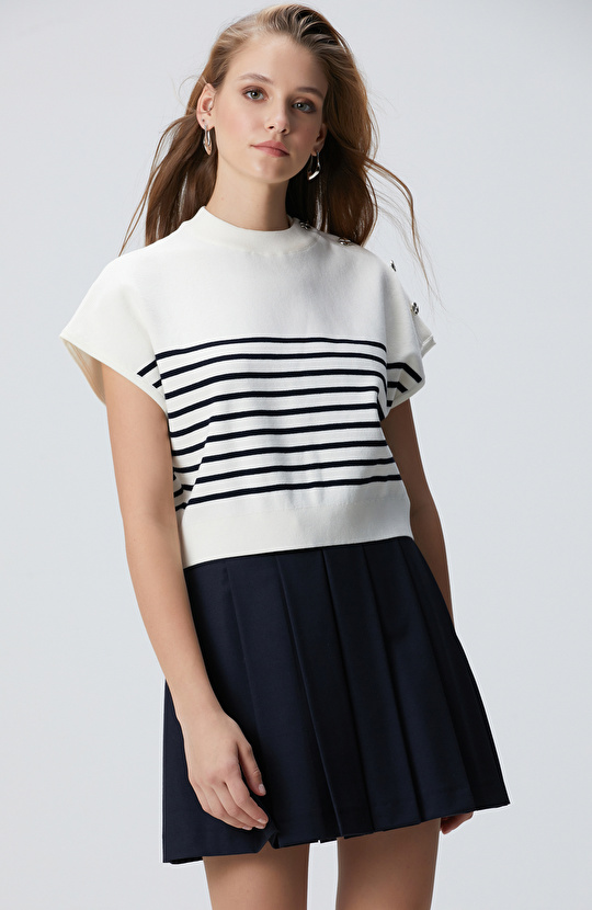 Beyaz Çizgili Kazak