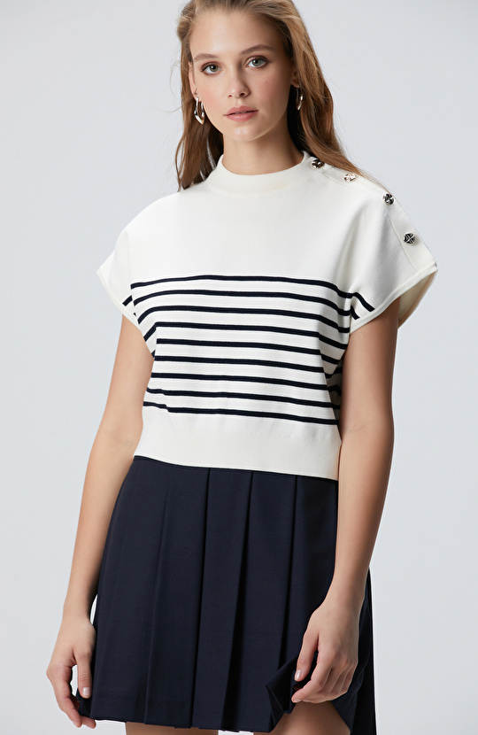 Beyaz Çizgili Kazak