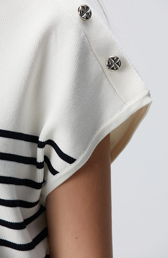 Beyaz Çizgili Kazak