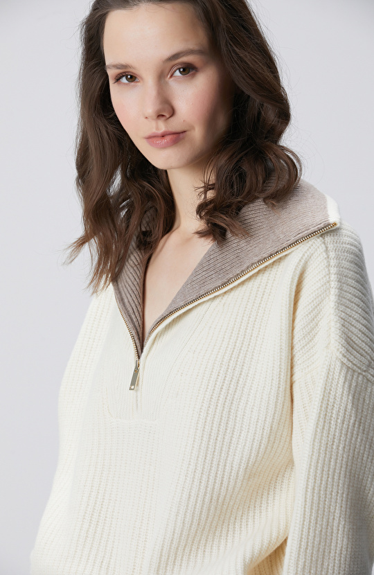 Limited Kırık Beyaz Yün Kazak