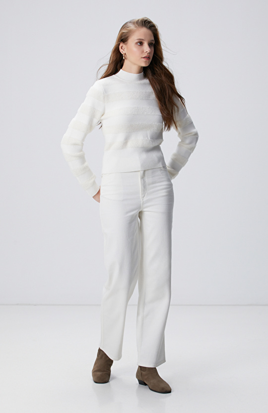 Kırık Beyaz Çizgili Triko Kazak