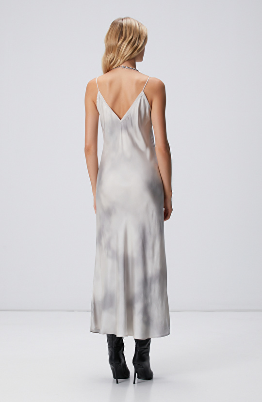 Gri Batik Desenli Uzun Elbise