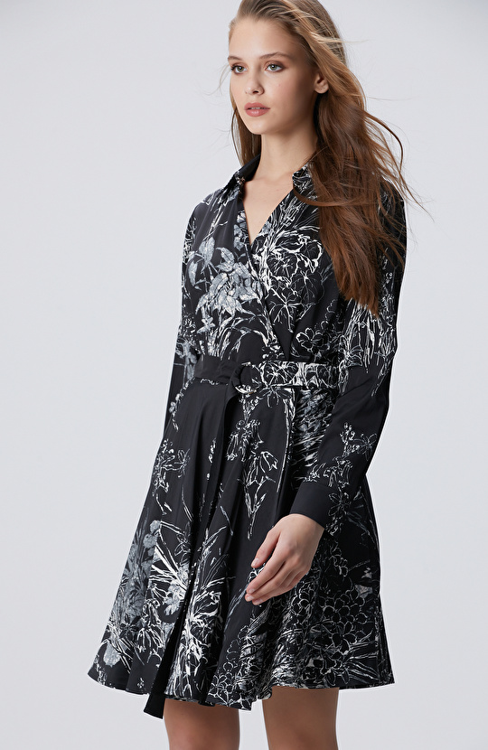 Siyah Kırık Beyaz Elbise