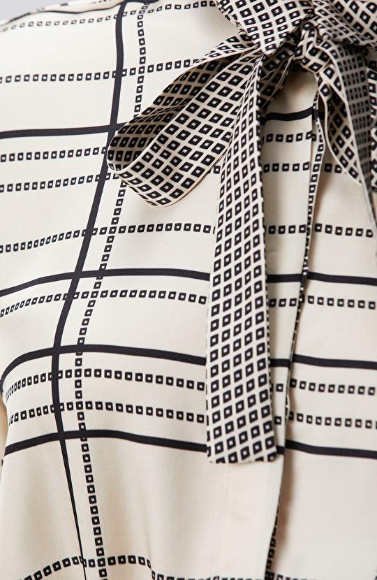 Siyah Kırık Beyaz Desenli Viskon Gömlek