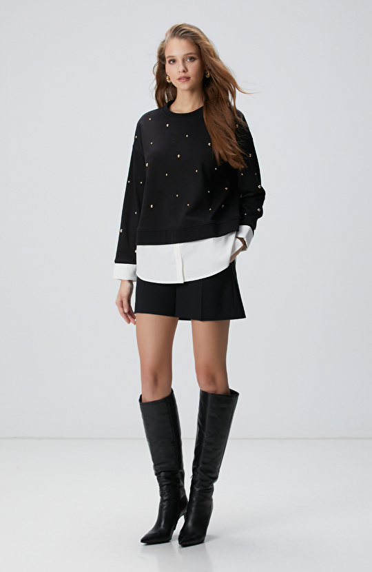 Siyah Metal Aksesuarlı Sweatshirt