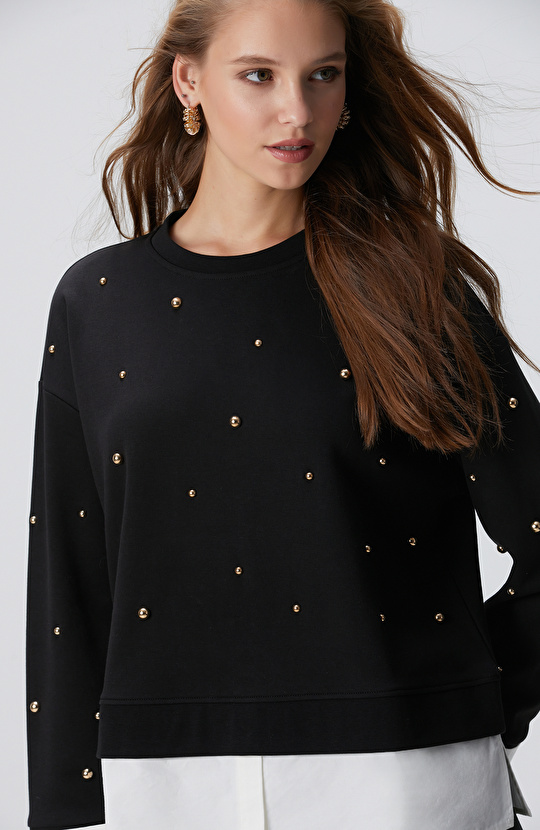 Siyah Metal Aksesuarlı Sweatshirt