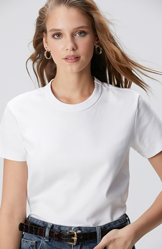 Kırık Beyaz Basic T-shirt