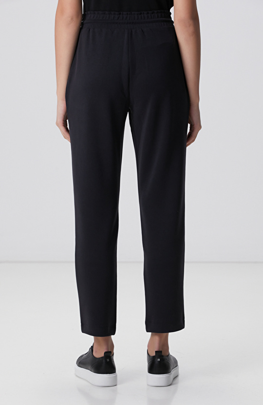 Siyah Dar Paça Modal Karışımlı Eşofman