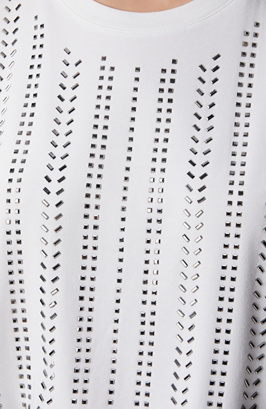 Kırık Beyaz Taş Baskılı T-shirt