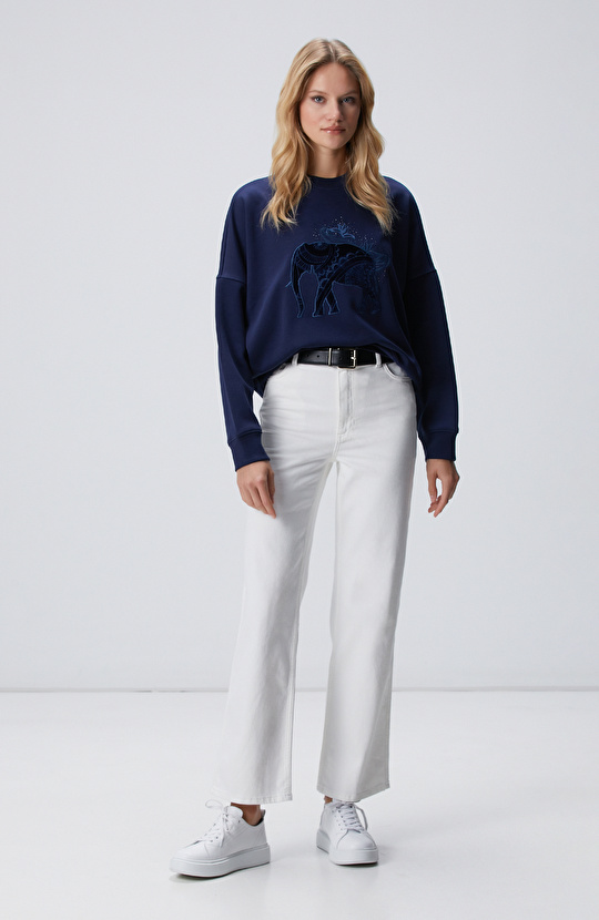 Lacivert Fil Nakışlı Sweatshirt