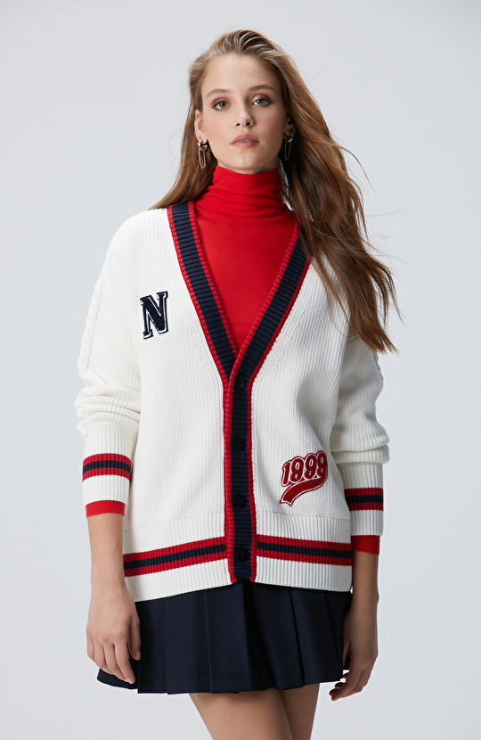 Beyaz Patchli Renkli Ribanalı Hırka Beyaz Patchli Renkli Ribanalı Hırka