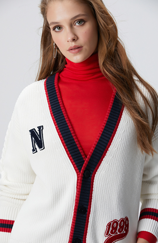 Beyaz Patchli Renkli Ribanalı Hırka