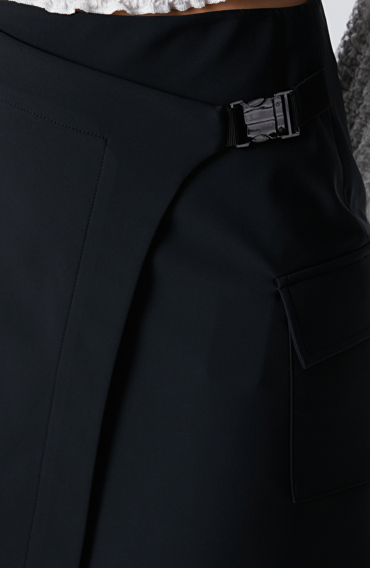 N-Tech Siyah Toka Detaylı Mini Etek