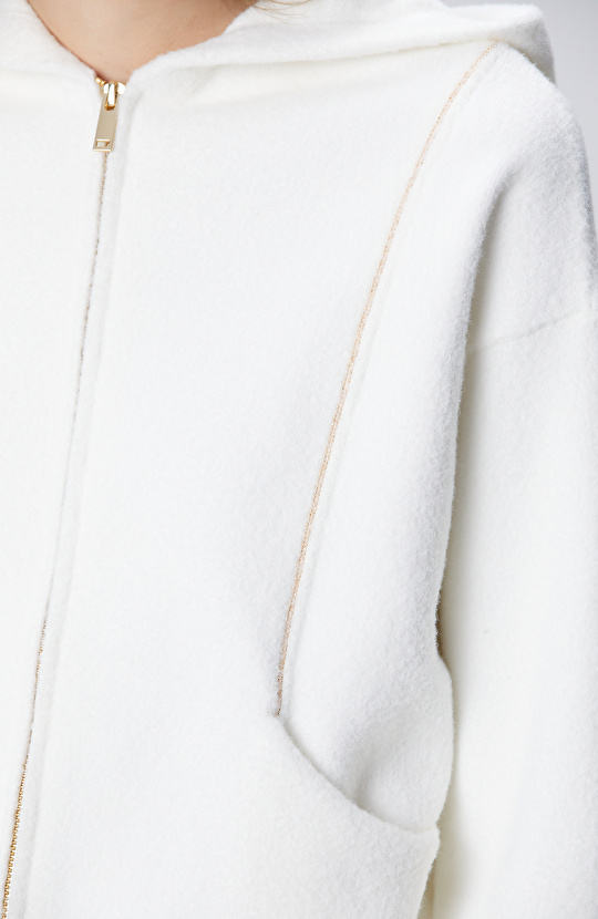 Kırıkbeyaz Yumuşak Dokulu Triko Mont