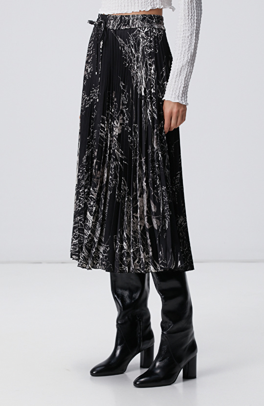 Siyah Kırık Beyaz Midi Etek