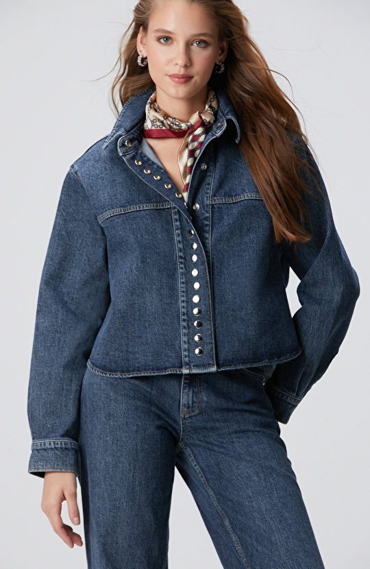 Mavi Çıtçıt Detaylı Denim Gömlek Mavi Çıtçıt Detaylı Denim Gömlek