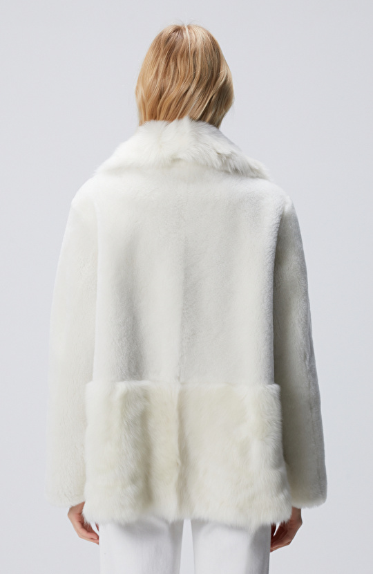 Kırık Beyaz Deri Kaban