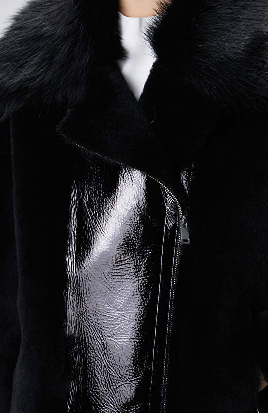 Siyah Deri Yakası Kürklü Kaban