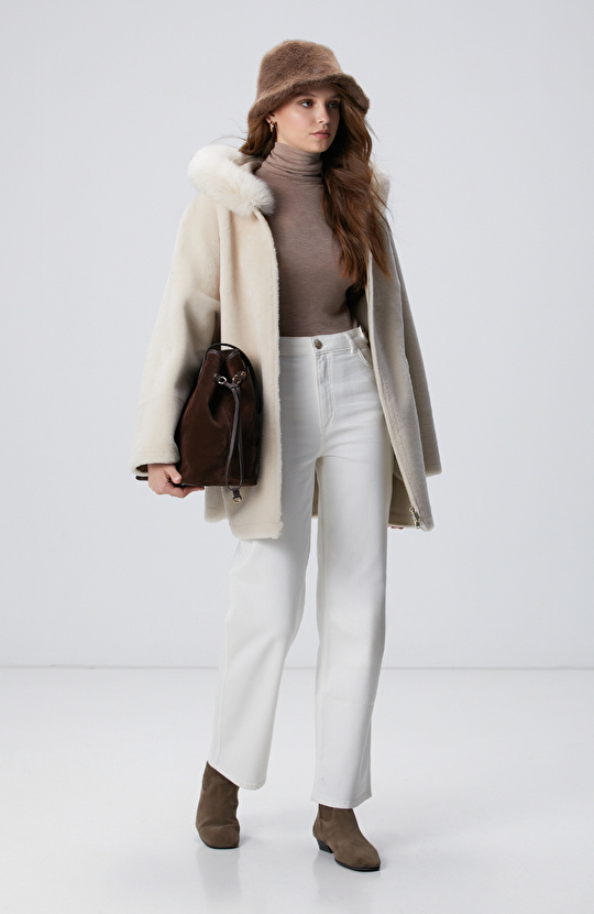 Kırık Beyaz Kapüşon Yaka Deri Kaban