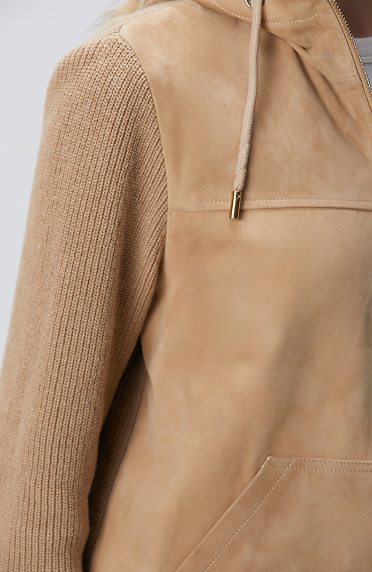 Bej Kapüşonlu Triko Detaylı Süet Deri Mont