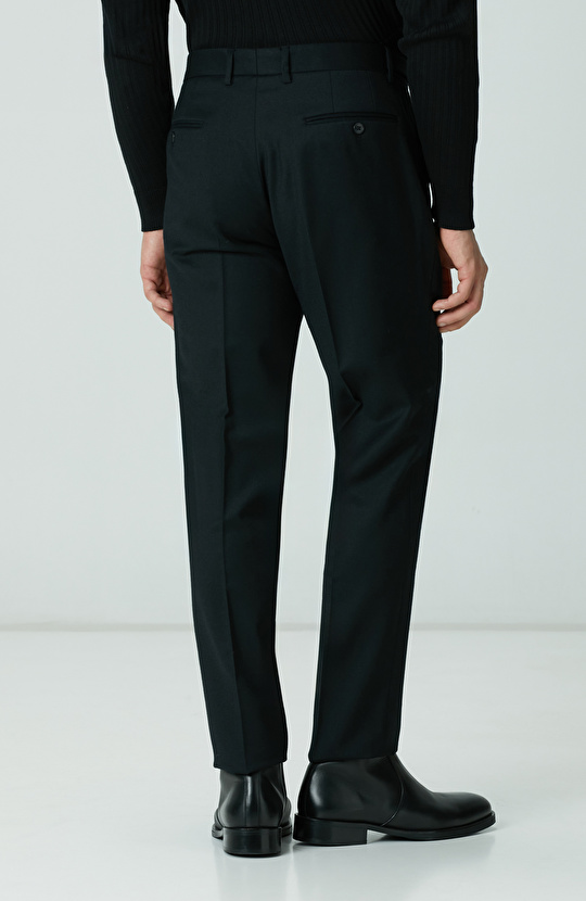 Siyah Kemerli Yün Karışımlı Pantolon