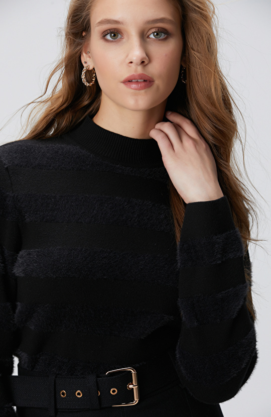 Siyah Çizgili Triko Kazak