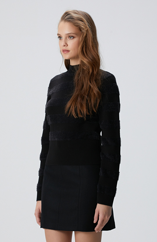 Siyah Çizgili Triko Kazak