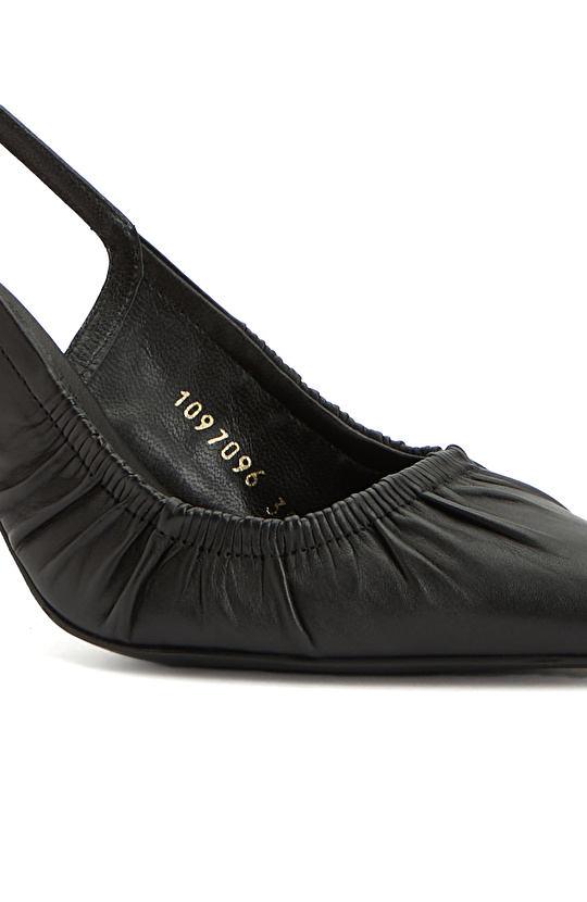 Siyah Deri Topuklu Ayakkabı