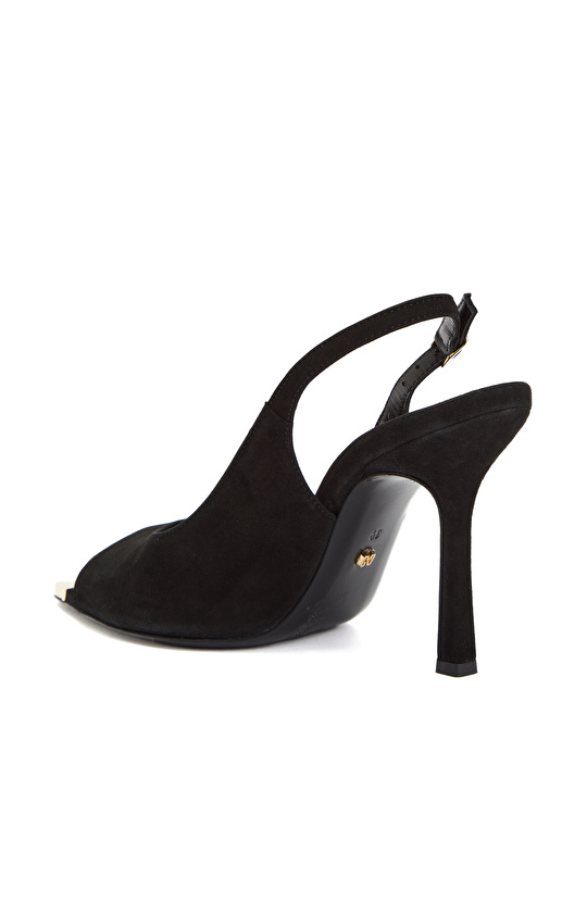 Siyah Aksesuar Detaylı Kadın Deri Sandalet